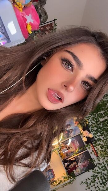 Full leaked Aruuu private onlyfans photo