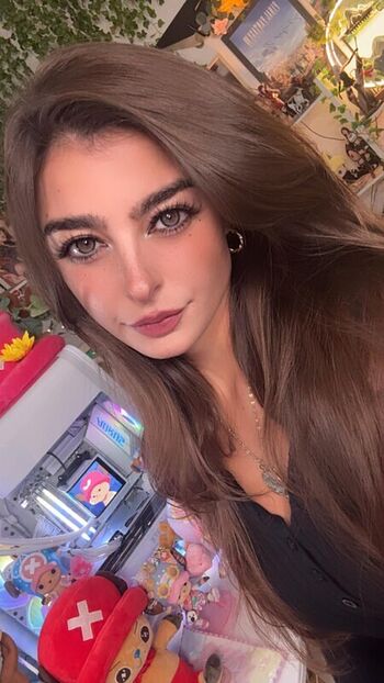 Full leaked Aruuu private onlyfans photo
