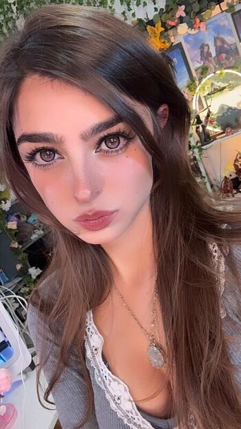 Full leaked Aruuu private onlyfans photo
