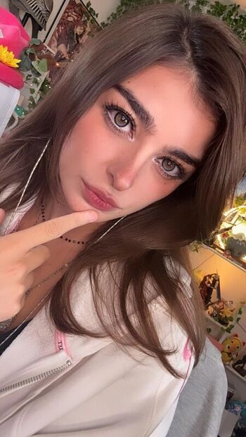 Full leaked Aruuu private onlyfans photo