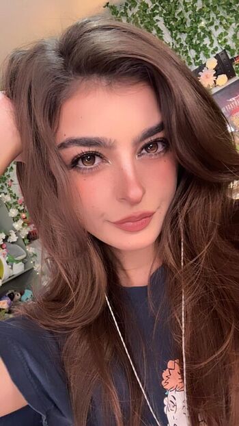 Full leaked Aruuu private onlyfans photo
