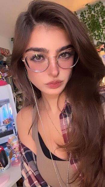 Full leaked Aruuu private onlyfans photo