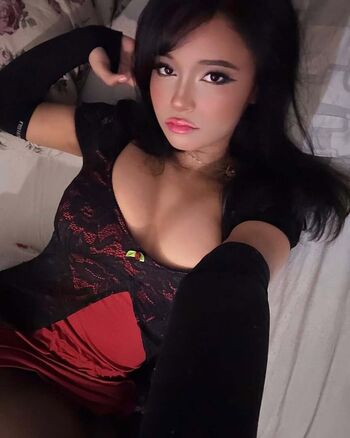 Full leaked Ashantiloo private onlyfans photo