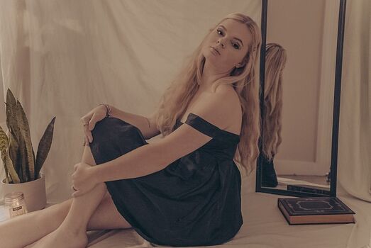 Full leaked Ashby florence page private onlyfans photo