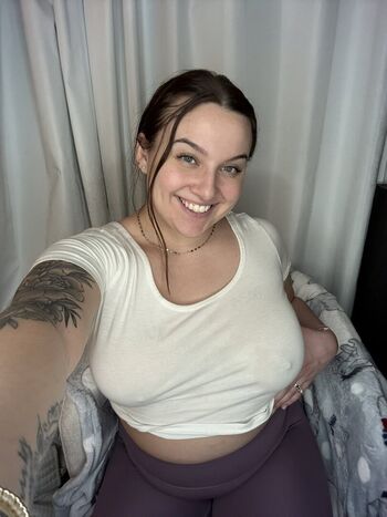 Full leaked Ashleekummings private onlyfans photo