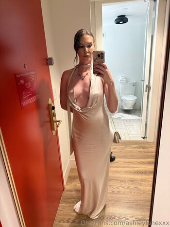 Full leaked Ashley lane  page private onlyfans photo