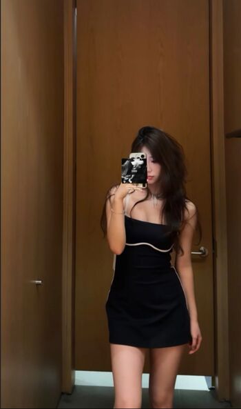 Full leaked Ashleychaee private onlyfans photo