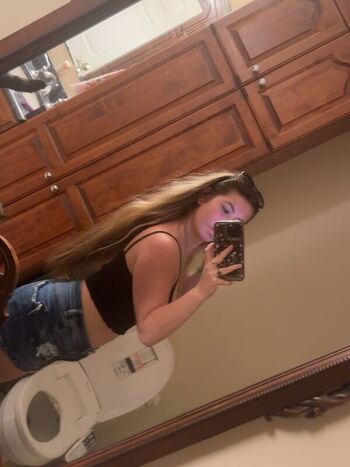 Full leaked Ashleyyrobersonn private onlyfans photo