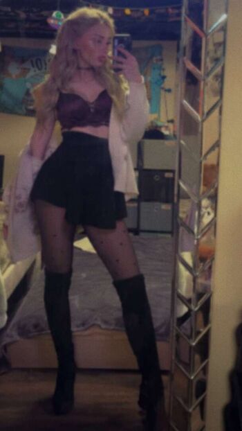 Full leaked Ashleyyy page private onlyfans photo