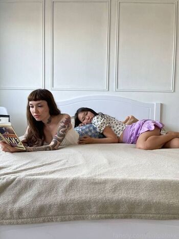 Full leaked Asian amateur lesbian private onlyfans photo