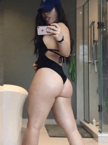 Full leaked Asian booty meat private onlyfans photo