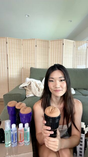 Full leaked Asianmochi private onlyfans photo