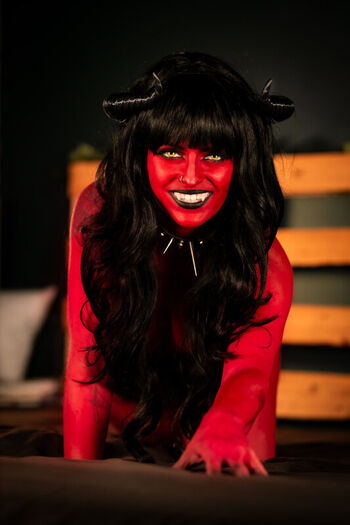 ASMR Shanny
