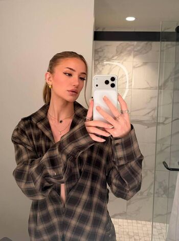 Full leaked Asta bush page private onlyfans photo