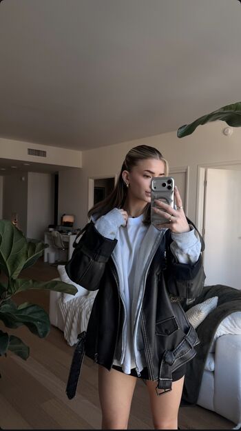 Full leaked Astabush private onlyfans photo