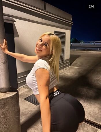 Full leaked Atenci private onlyfans photo