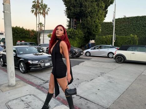 Atiana De La Hoya