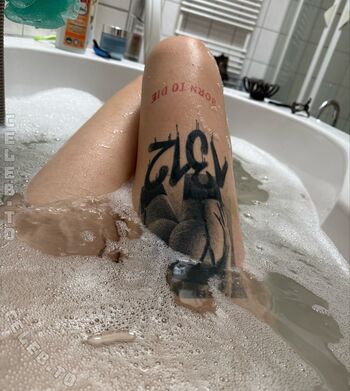 Full leaked Atzenfodse private onlyfans photo