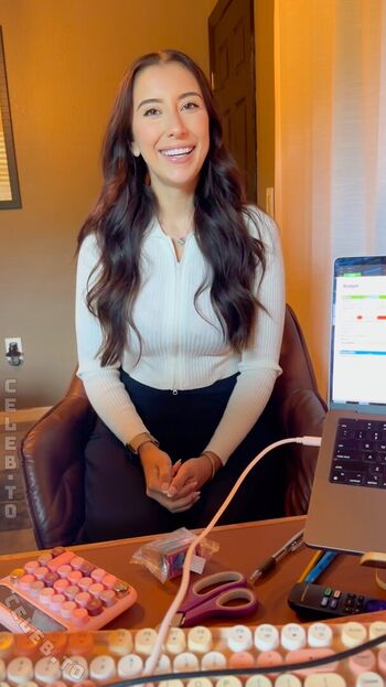 Full leaked Aubrey grey private onlyfans photo