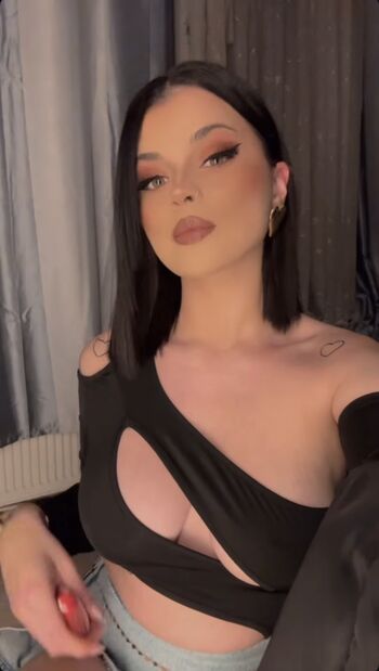 Full leaked Aude houdart private onlyfans photo