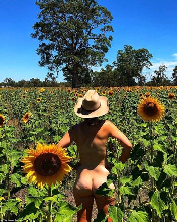 Full leaked Aus farm private onlyfans photo
