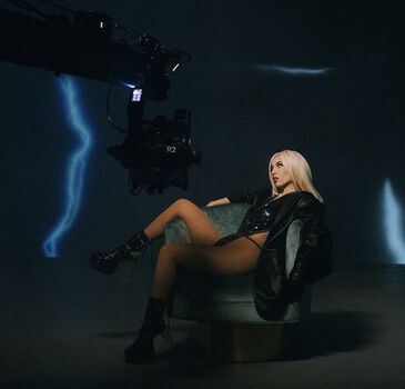 Full leaked Ava max  page private onlyfans photo