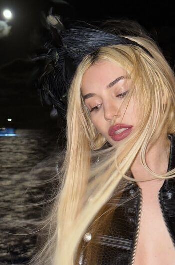 Full leaked Ava max private onlyfans photo