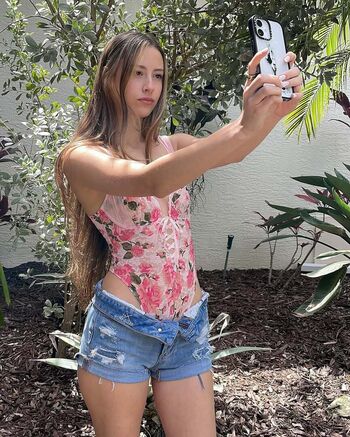 Full leaked Avaryana rose private onlyfans photo