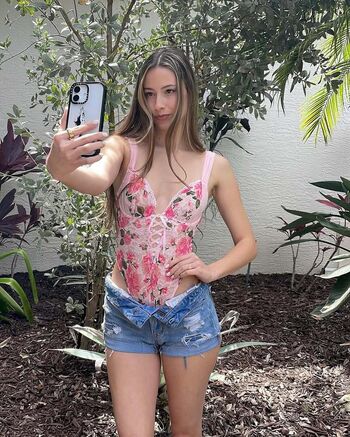 Full leaked Avaryana rose private onlyfans photo