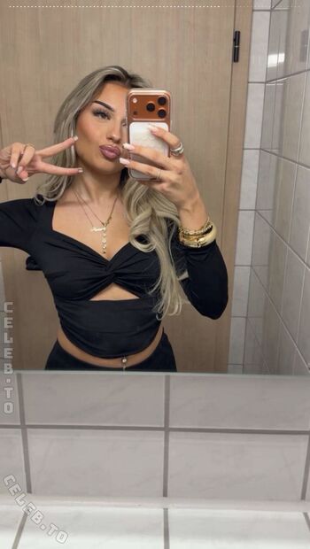 Full leaked Avendaaxs page private onlyfans photo