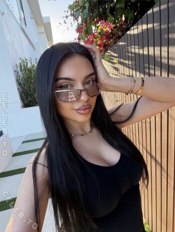 Full leaked Avendaaxs private onlyfans photo
