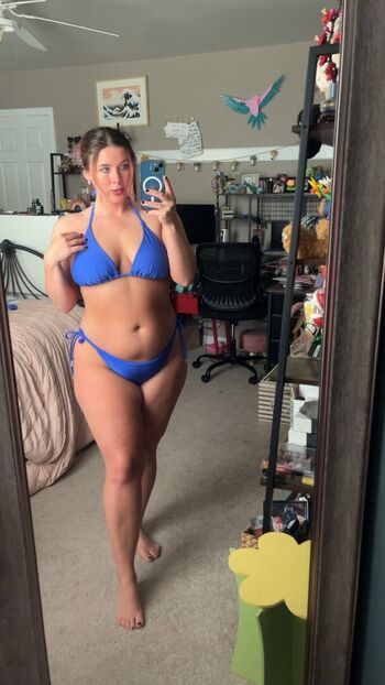 Full leaked Averageallison page private onlyfans photo