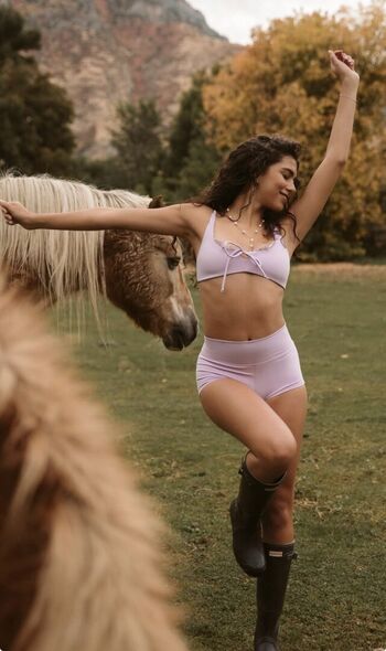 Full leaked Avery gilmore page private onlyfans photo