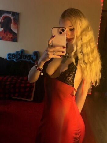 Full leaked Avery grace private onlyfans photo