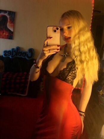 Full leaked Avery grace private onlyfans photo