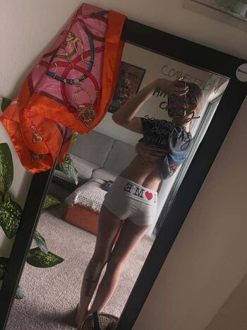 Full leaked Avery shipp private onlyfans photo