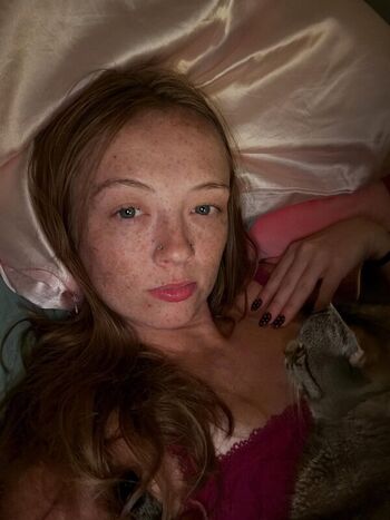 Full leaked Avery shipp private onlyfans photo