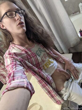 Full leaked Avery starling private onlyfans photo