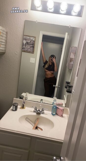 Full leaked Avery t private onlyfans photo