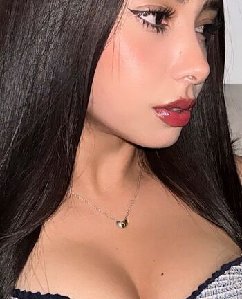 Full leaked Avmadeleine private onlyfans photo
