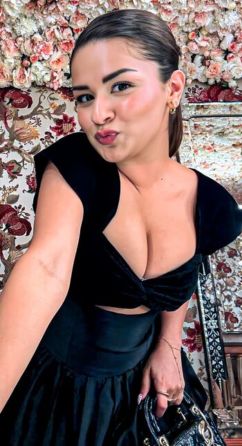 Full leaked Avneet kaur page private onlyfans photo