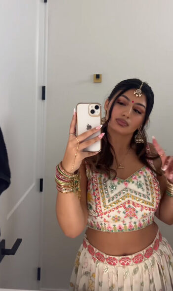 Full leaked Avneet kaur private onlyfans photo