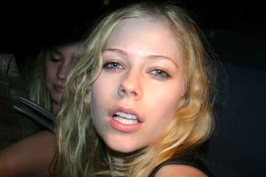 Full leaked Avril lavigne private onlyfans photo