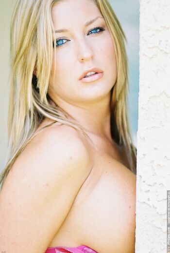 Full leaked Avy scott private onlyfans photo