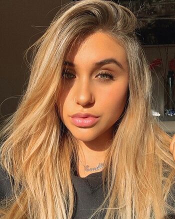 Full leaked Ayeisemi private onlyfans photo