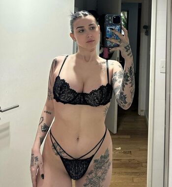 Full leaked Aylenlop private onlyfans photo