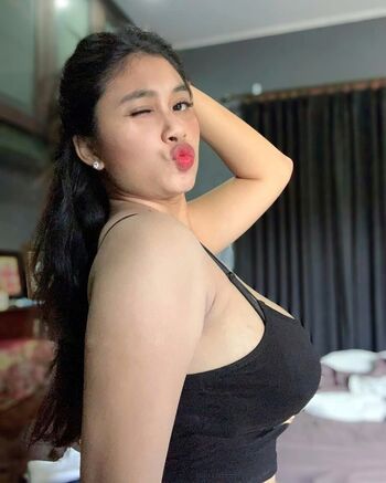 Full leaked Ayu tarisa private onlyfans photo