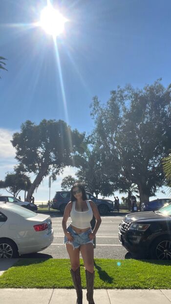 Full leaked Ayushaaaa private onlyfans photo