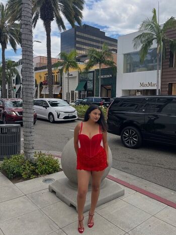 Full leaked Ayushaaaa private onlyfans photo