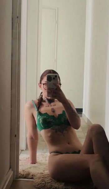 Full leaked Babyclo private onlyfans photo